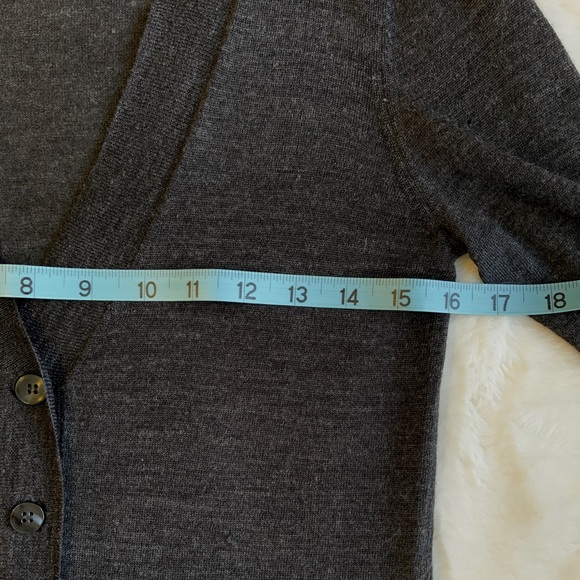 Holagen Dark Gray Long Cardigan S ⭐️Any 3 $10 items bundled $20-l0%=3@$18!💥 - Picture 6 of 9